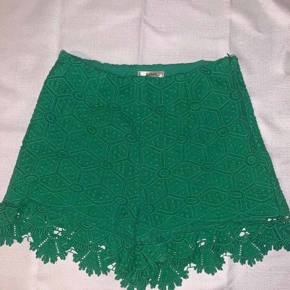Esley size small kelly green shorts